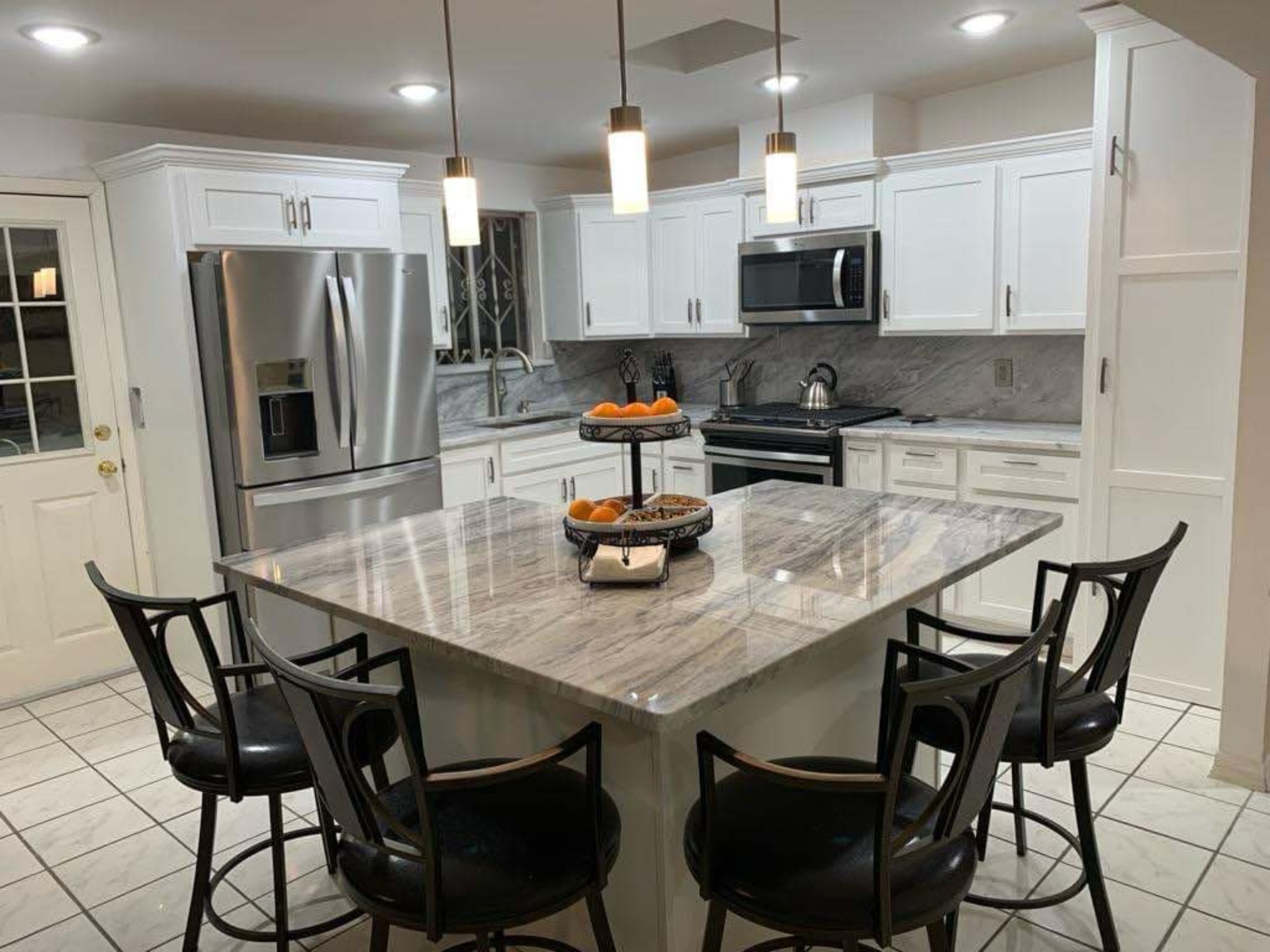 Classic White & Marble Island
