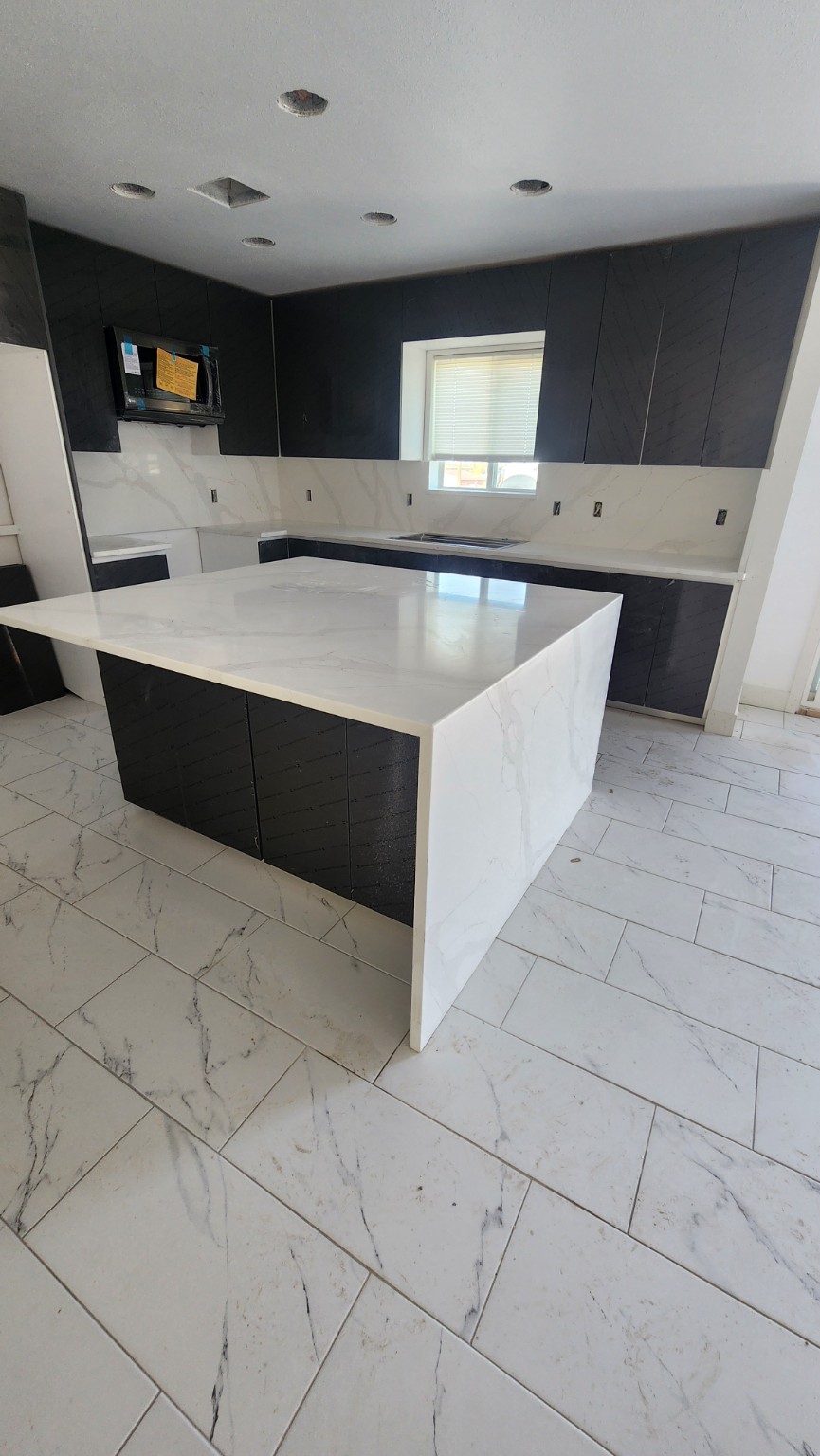 Charcoal & Marble Waterfall